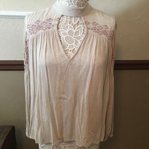⭐️NWT⭐️ Cream & Mauve Top (#56)
